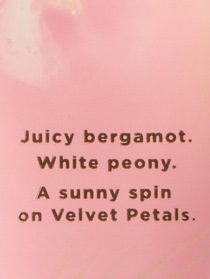 Velvet Petals Sol Body Lotion image number 1