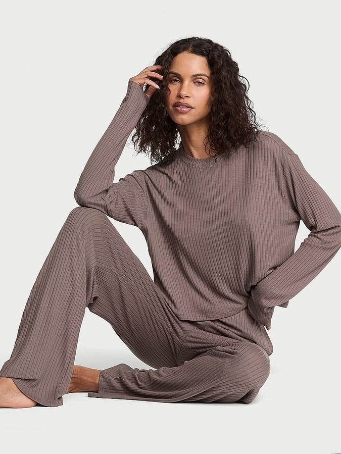 Modal Wide-Rib Long Lounge Set image number 0