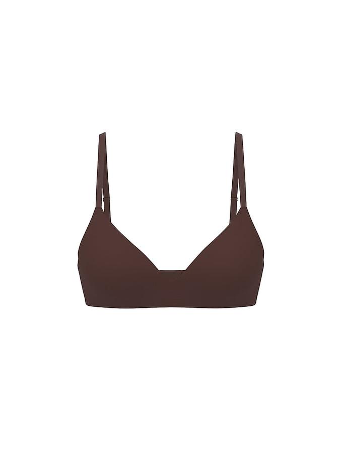 Smooth Lightly Lined Wireless Bra image number 2