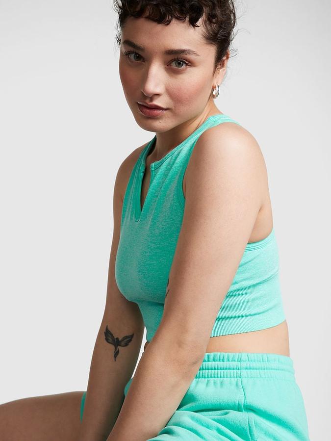 Seamless Split Neck Sports Bra image number 3