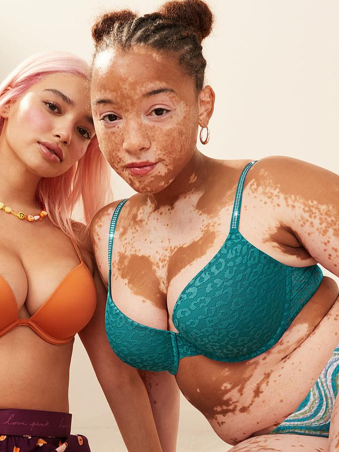 No-Show Soft Lace Cheekster Panty image number 2