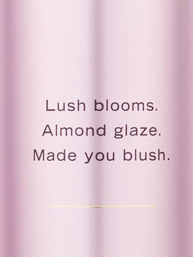 Velvet Petals Fragrance Mist image number 1