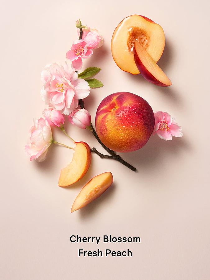 Love Spell Shimmer Fragrance Mist image number 2