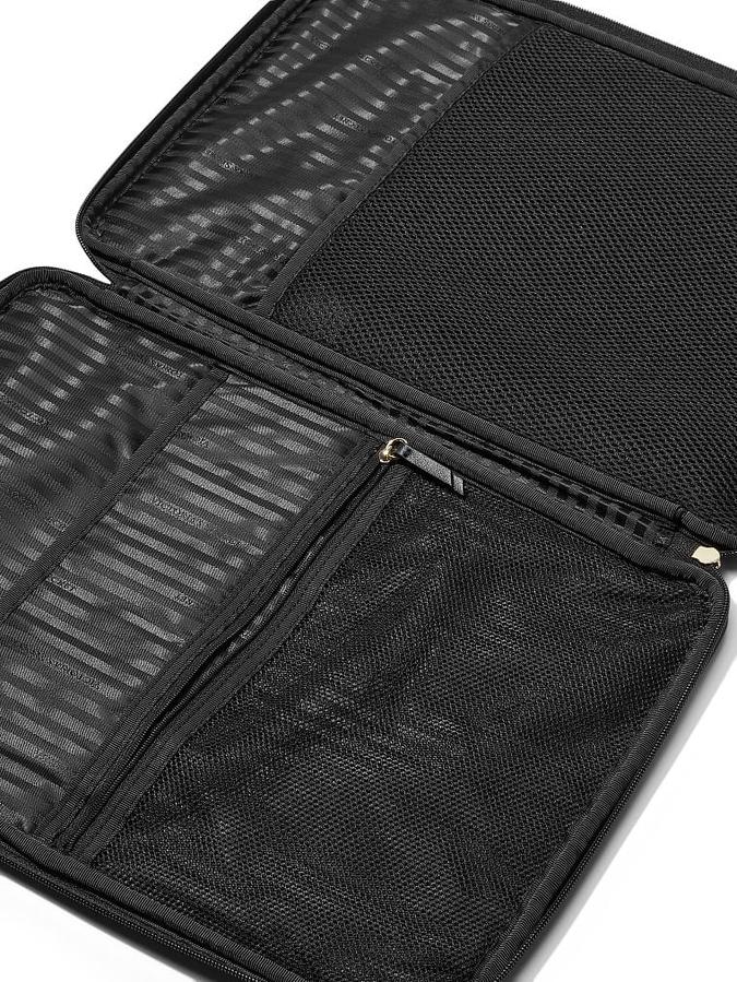 The Victoria Laptop Sleeve Luxe Logo Black Black image number 2