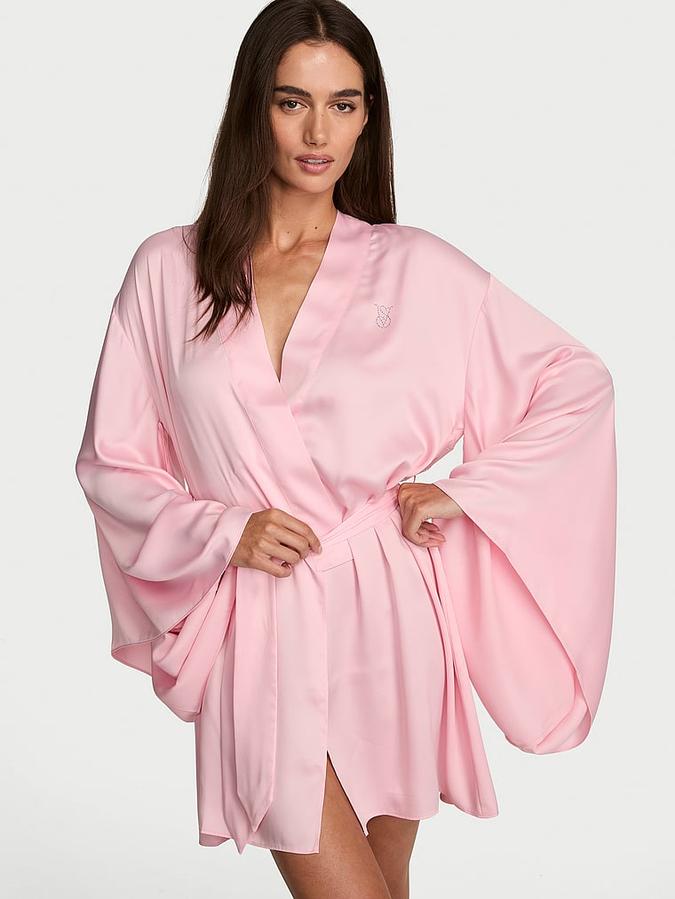 VSFS '26 Satin Short Wide-Sleeve Robe