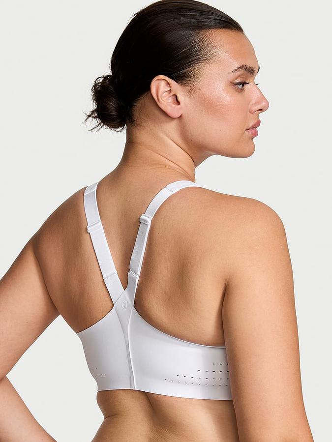 New Style! Featherweight Max Front-Close Sports Bra image number 1