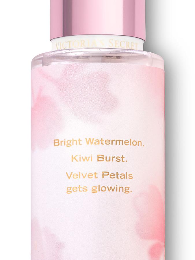 Velvet Petals Radient Limited Edition Fragrance Mist image number 1