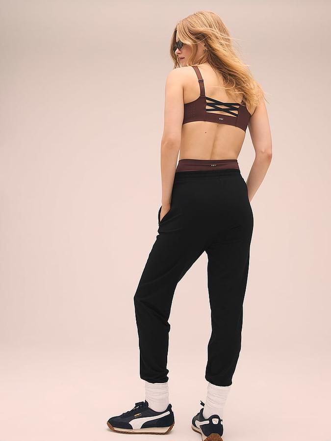 Featherweight Max&trade; Front-Close Sports Bra image number 4