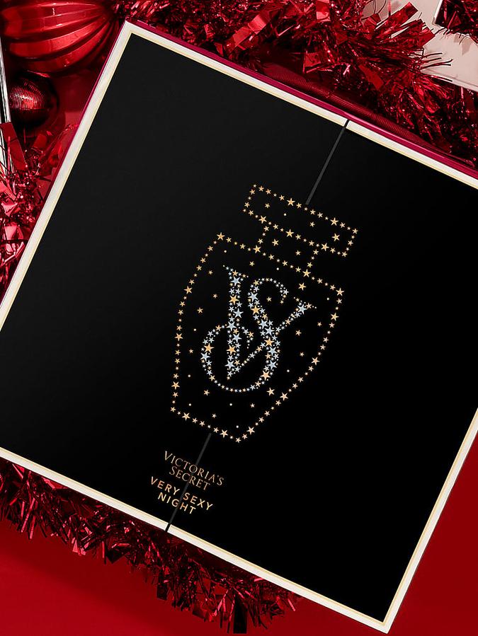 Very Sexy Night 5-Piece Gift Set image number 0