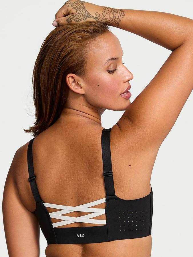 Featherweight Max™ Front-Close Sports Bra image number 1
